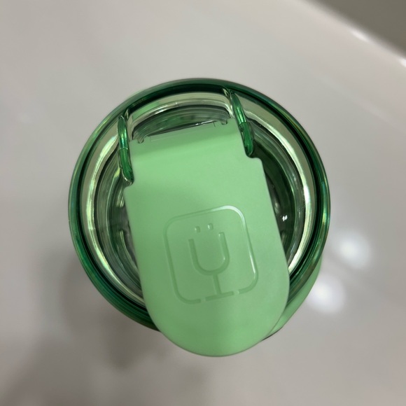 BrüMate Kiwi Green Multishaker Insulated Bottle - Picture 6 of 11